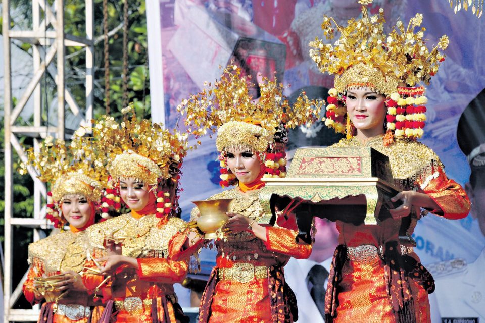 Tari Setudung Sedulang