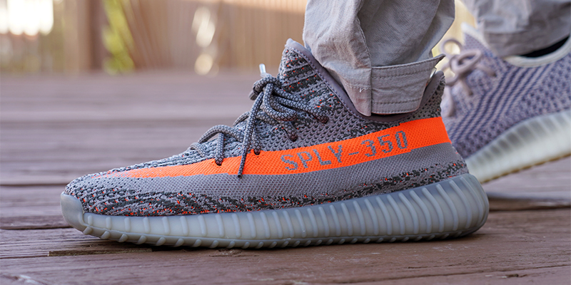 Desain Minimalis Yeezy Boost 350 yang Mudah Dipadukan