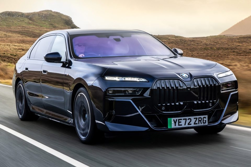 BMW i7
